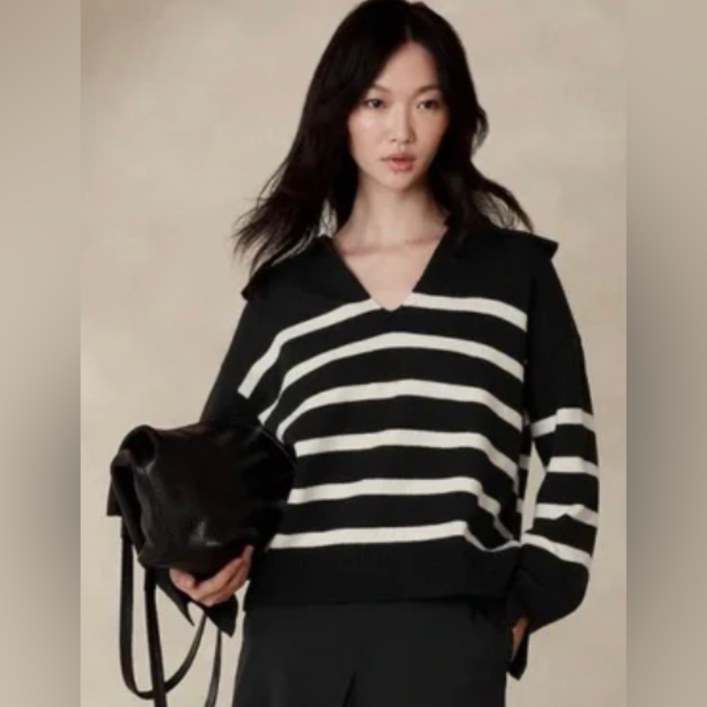 Banana republic extra wide Johnny collar, black, and white striped sweater
